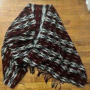 Stylish Red and Gray Patterned Shawl